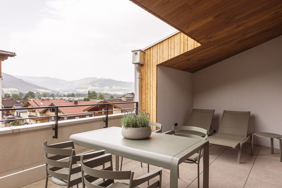 Apartment | Outdoor dining