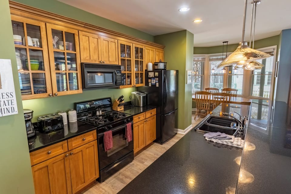 Main Level | Kitchen