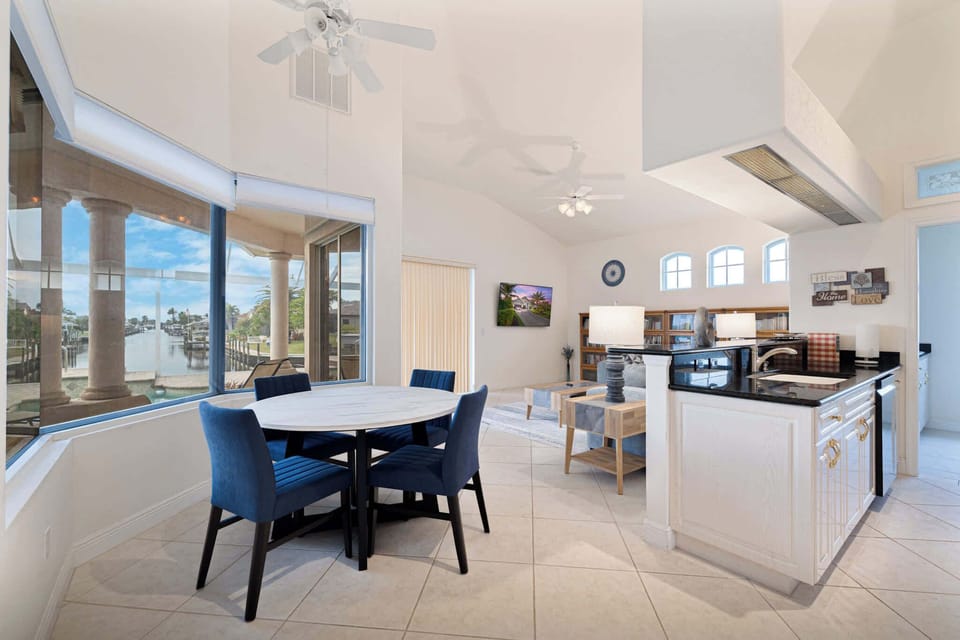 2nd dining room facing the water