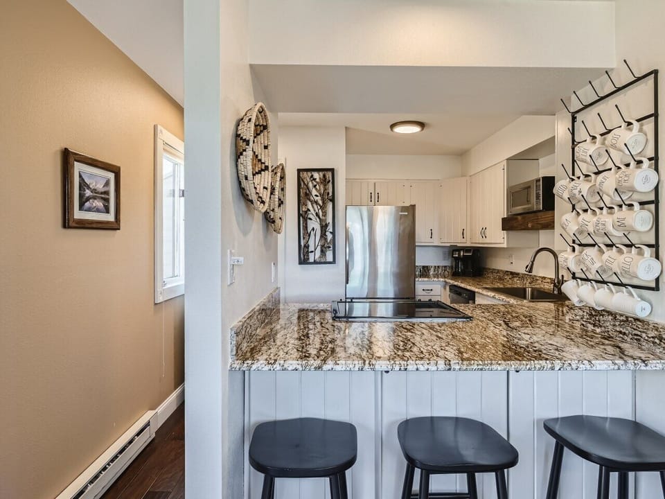 Kitchen Bar with extra seating