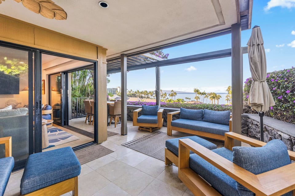 Lounge above the Pacific on your private oceanview lanai.