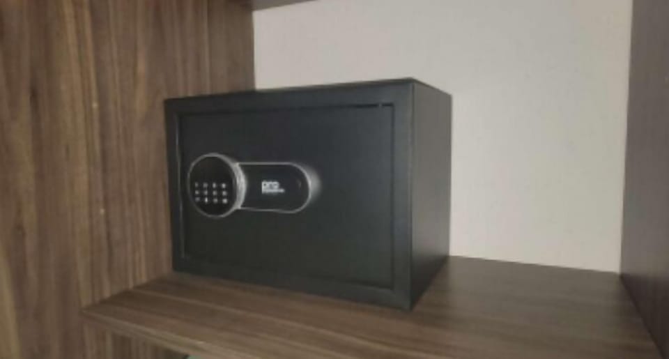 Safety deposit box for your belongings