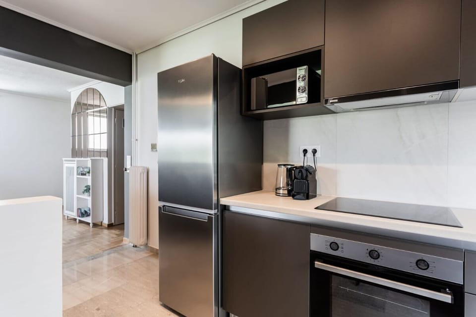 House | 3 bedrooms, desk
