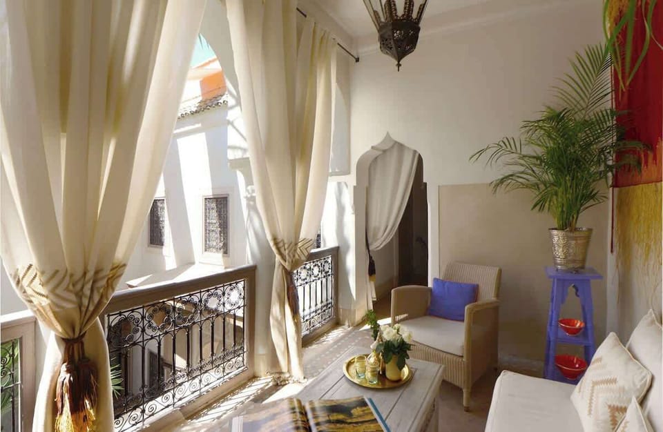 Seating area, Bedroom