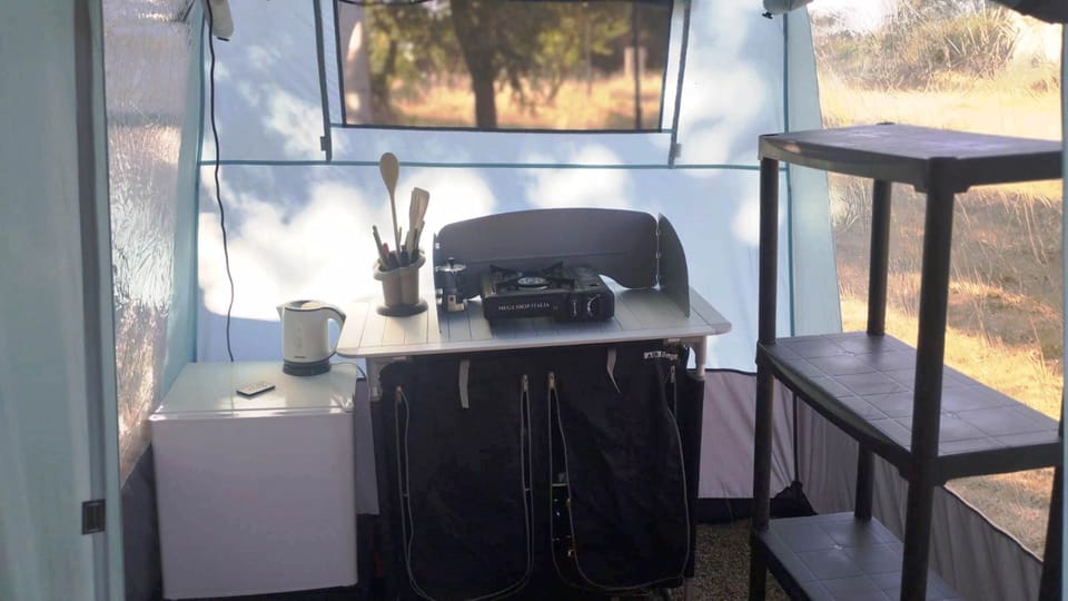 Classic Tent | Private kitchen | Fridge, stovetop, cookware/dishes/utensils, cleaning supplies