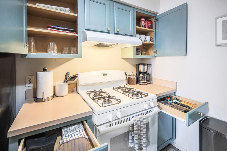 From glassware to wine glasses, oven mitts and more.  Each home is thoughtfully stocked so you can feel at ease when cooking your favorite meal.