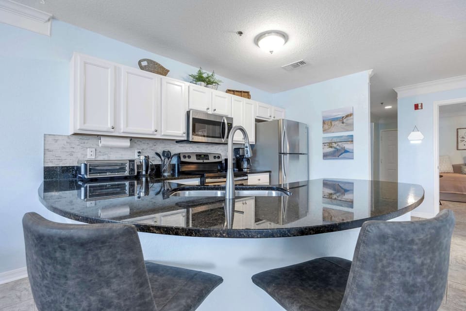 House, Multiple Beds, Balcony, Garden View (Ocean Hibiscus Retreat) | Private kitchen | Fridge, microwave, oven, stovetop