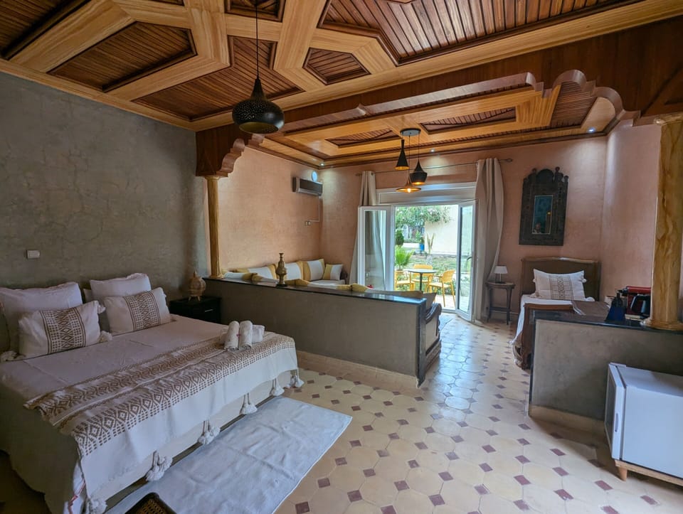 Deluxe Suite, Ensuite (Toubkal) | Minibar, in-room safe, soundproofing, free WiFi