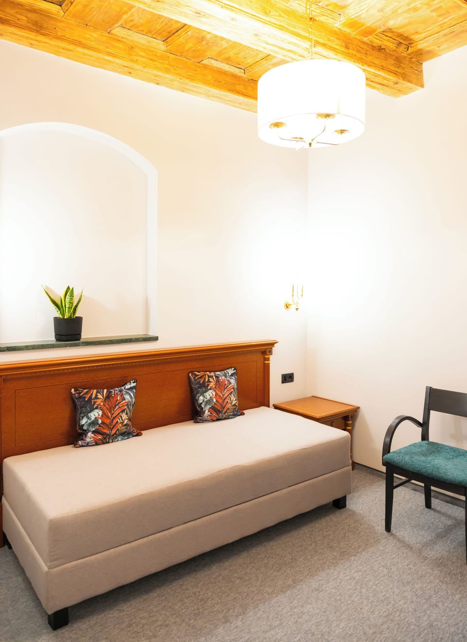 Junior Suite | Living area | 80-cm flat-screen TV with cable channels