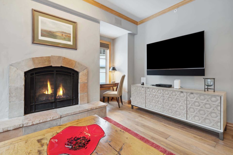 oxfordcourt-101-7119_54195836678_o