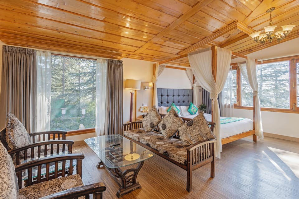 Premium Room | Desk, blackout drapes, iron/ironing board, rollaway beds (surcharge)