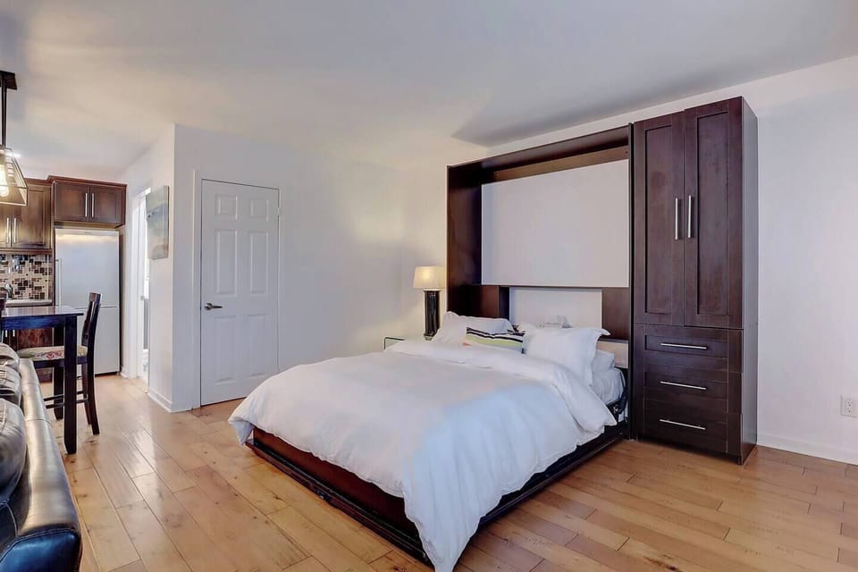 Bed (Queen Murphy bed) (2)