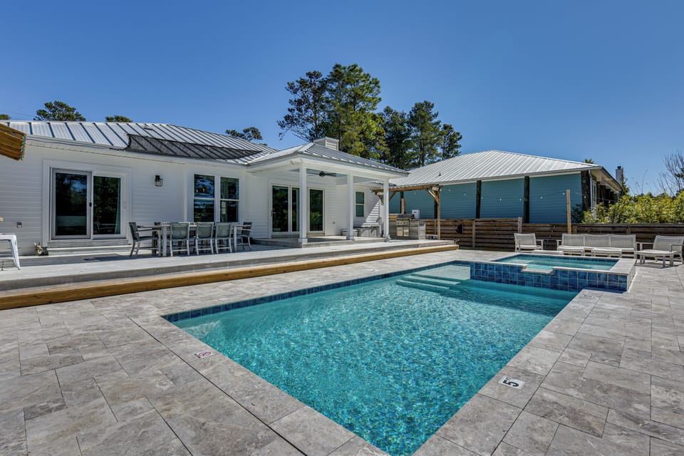 Private Pool & Hot Tub