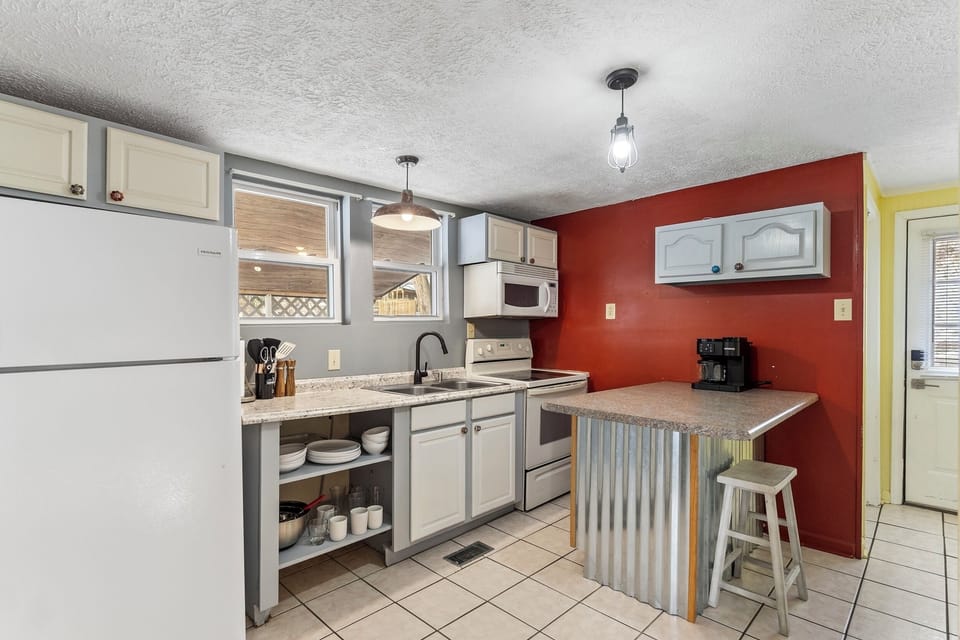 Fully Stocked Kitchen 