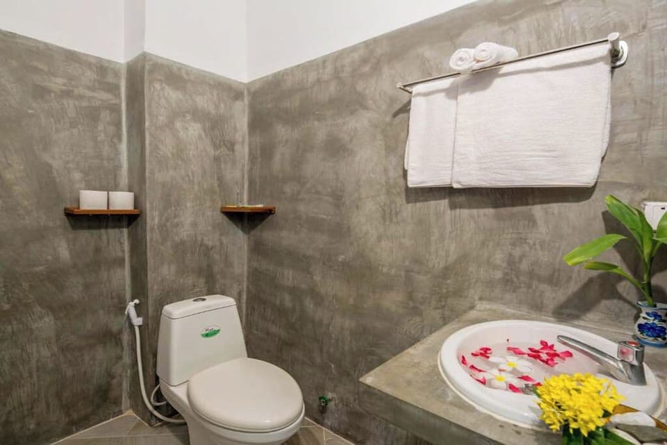 Shower, towels, soap, shampoo