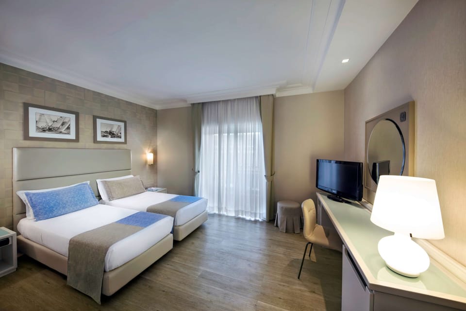 Down comforters, minibar, in-room safe, desk