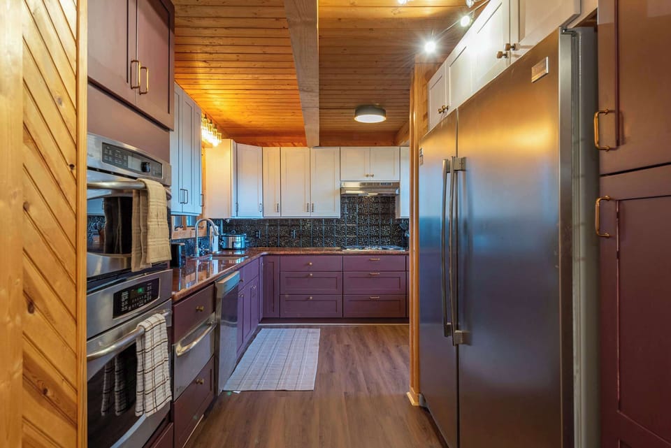 Equipped with everything you need to prepare your favorite meals.