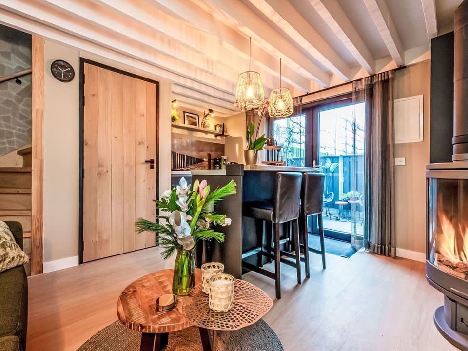Wood, Flooring, Interior Design, Furniture, Floor, Wood Flooring, Home, Ceiling, Room, Hardwood