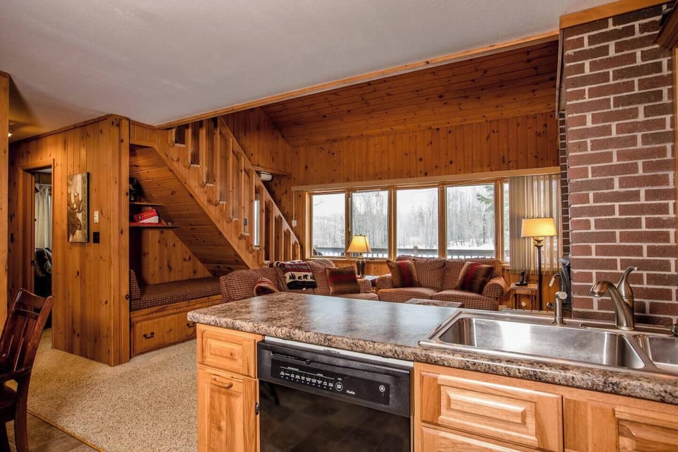 Kitchen - Main Level