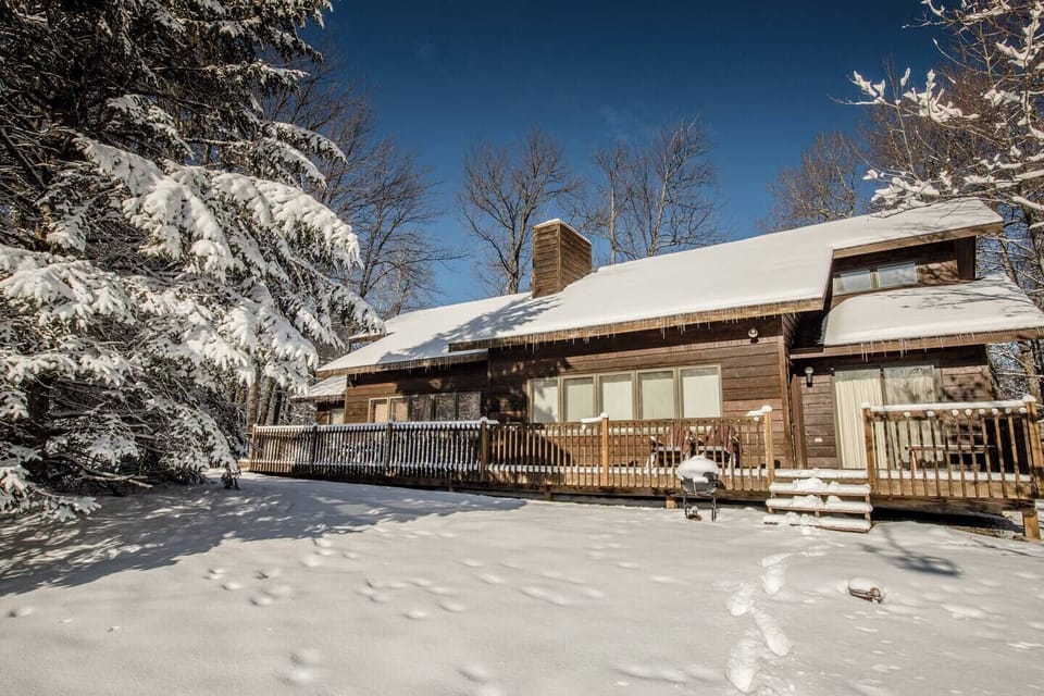 Back Deck - Access to Ski Run