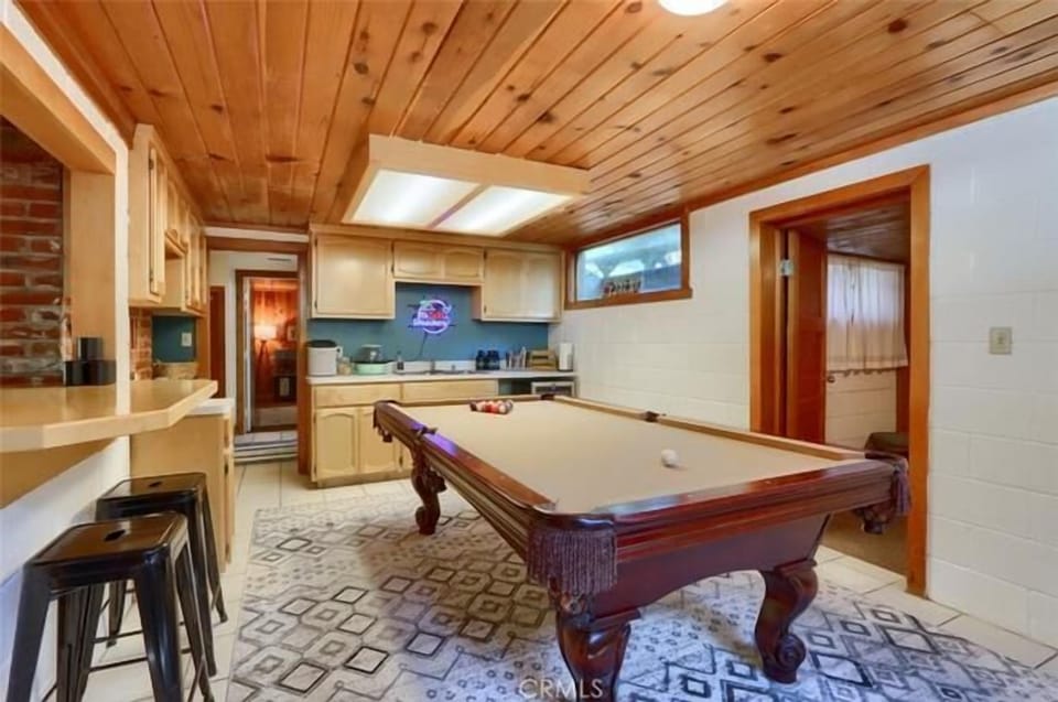 Game room