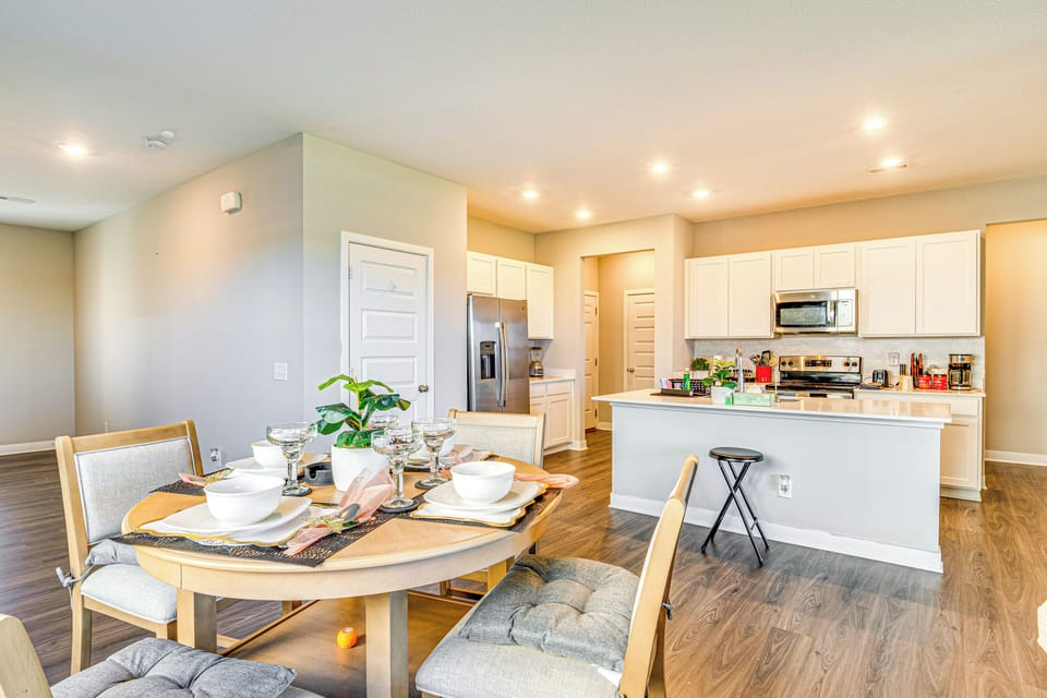 House (5 Bedrooms) | Interior