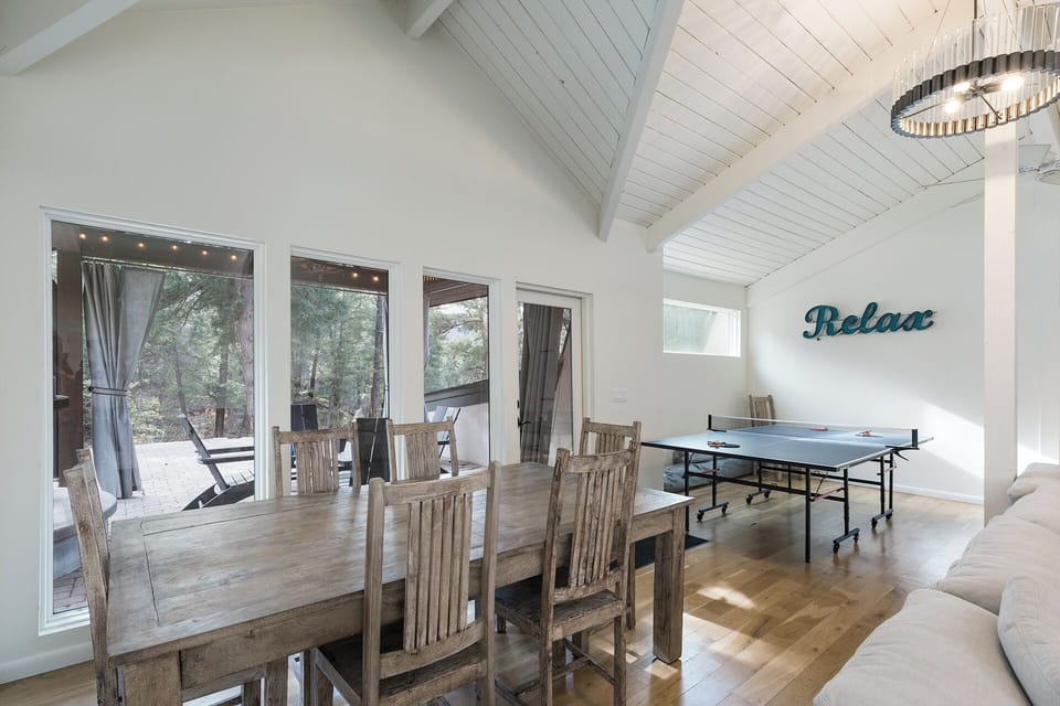 Game Room - Ping Pong, Bar, Seating, TV