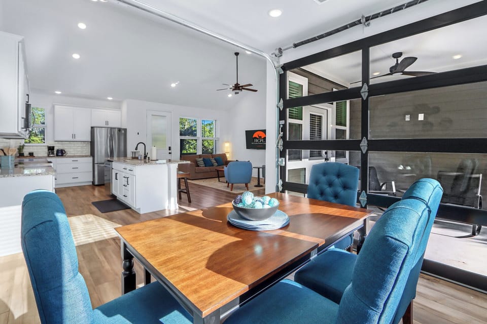 Looking back to the living space
