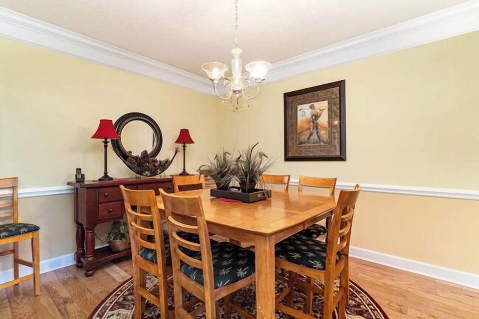 Dining Room Area