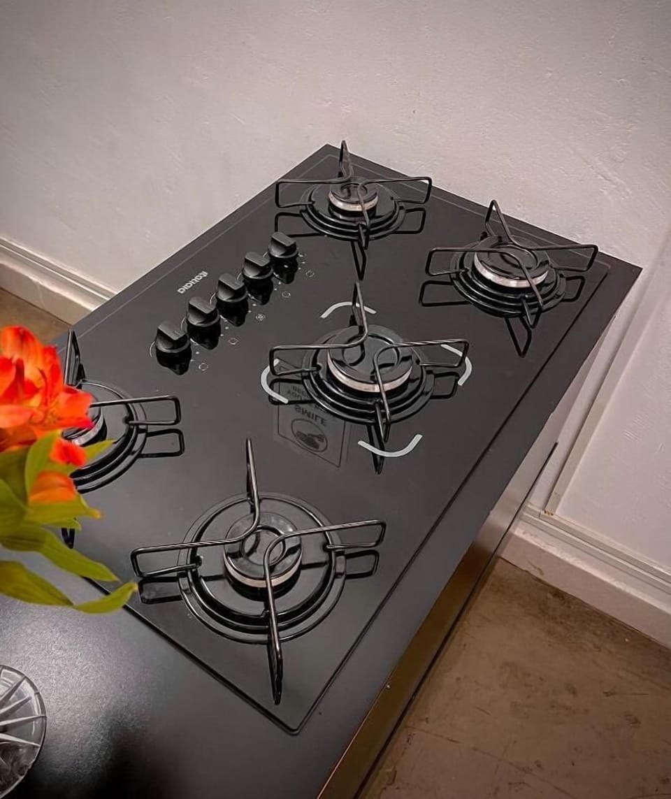 Microwave, oven, cookware/dishes/utensils