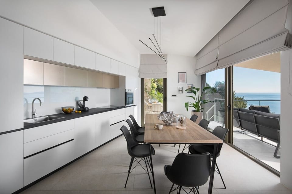 Fully equipped kitchen with dining table in Luxury villa for vacation and rent Energy Orebic - Peljesac 