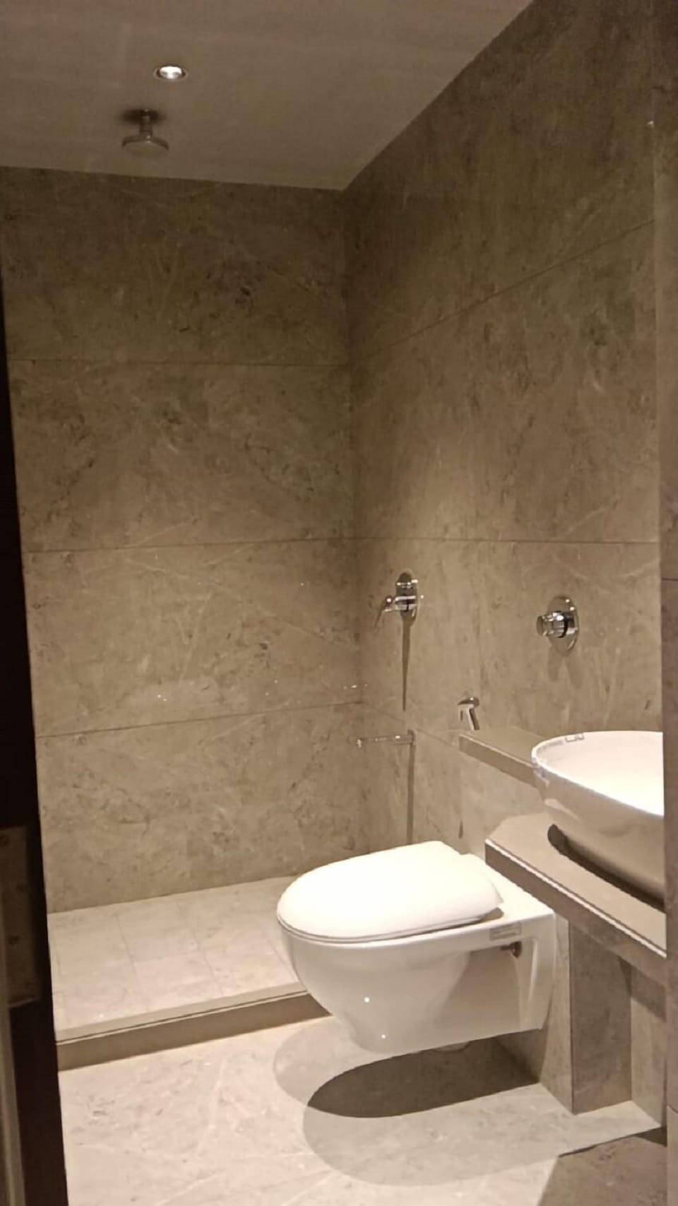 Standard Double Room, City View | Bathroom
