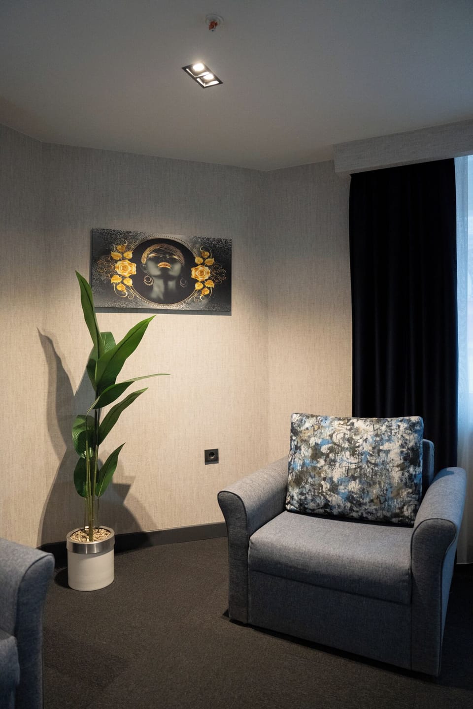 Standard Single Room, City View | Premium bedding, minibar, laptop workspace, WiFi (free)