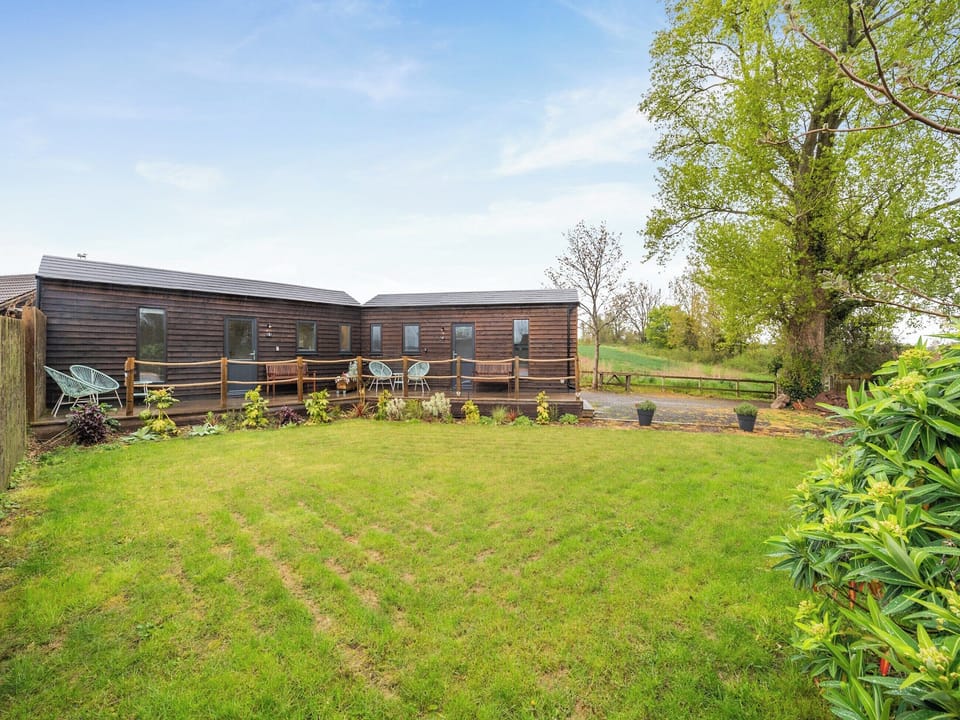 Exterior | Willow Lodge 2 - Willow Lodges, Taunton