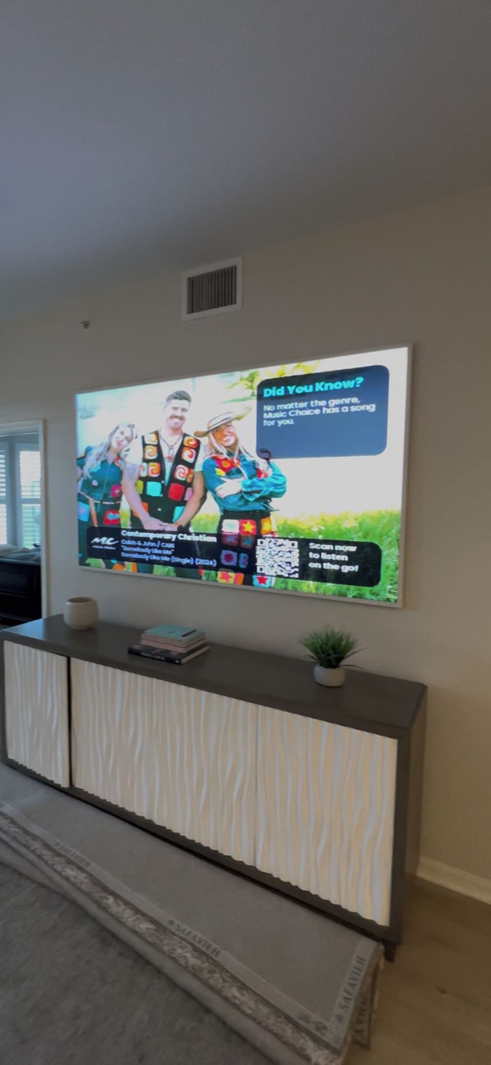 LIVING ROOM 85inch Frame Art TV
For your enjoyment of movies and relaxation !