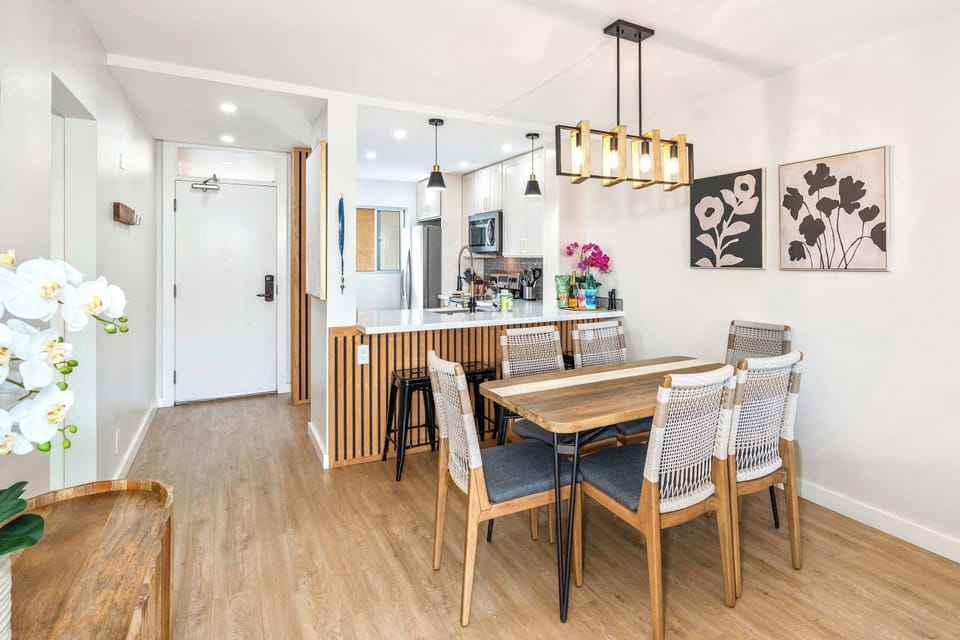 Spacious dining 