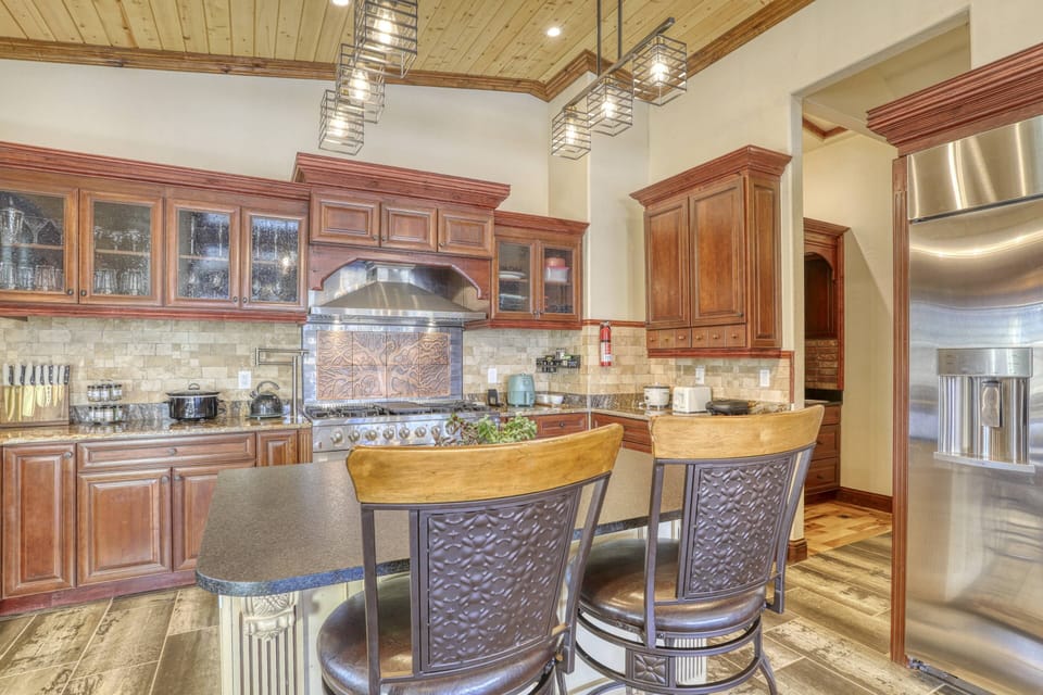 This kitchen has everything for easy simple quick meals or a fine dining masterpiece! Welcome to your happy place!