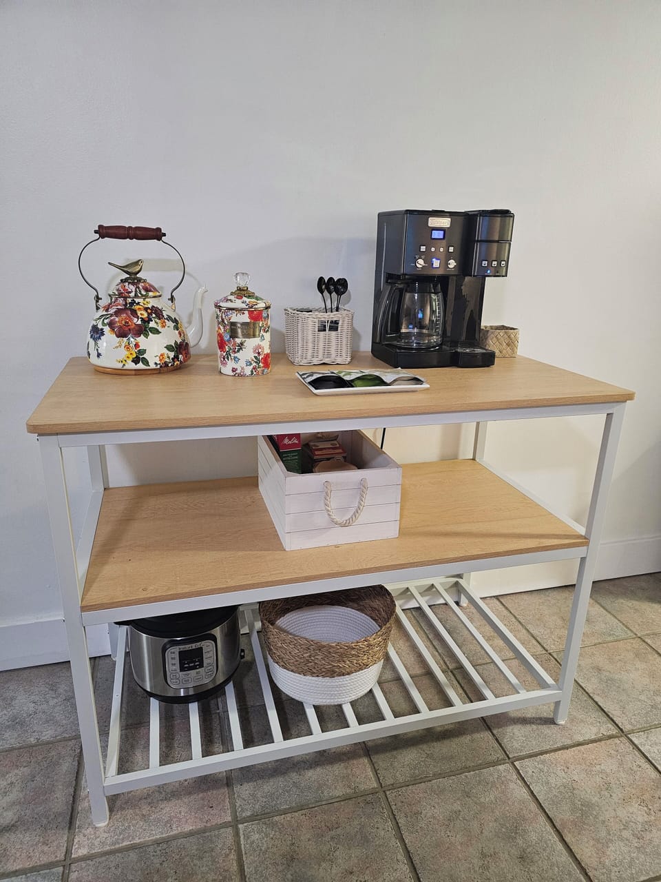 Coffee and tea station