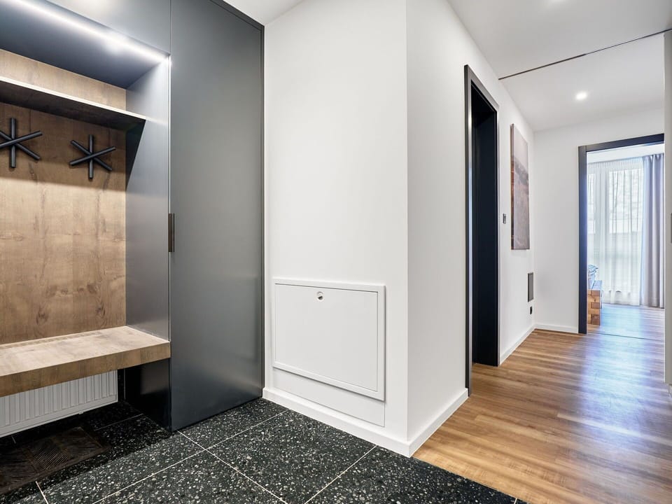 Flooring, Wall, Floor, Wood, Interior Design, Wood Flooring, Door, Ceiling, Apartment, Composite Material