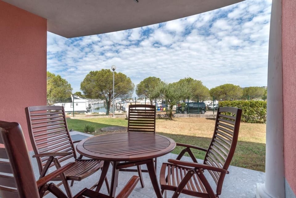 Superior Apartment, 2 Bedrooms, Courtyard View | Terrace/patio