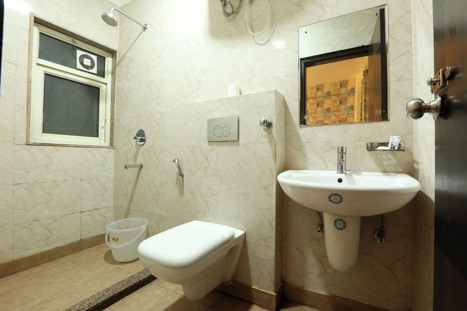 Superior Quadruple Room | Bathroom | Shower, free toiletries, towels, soap