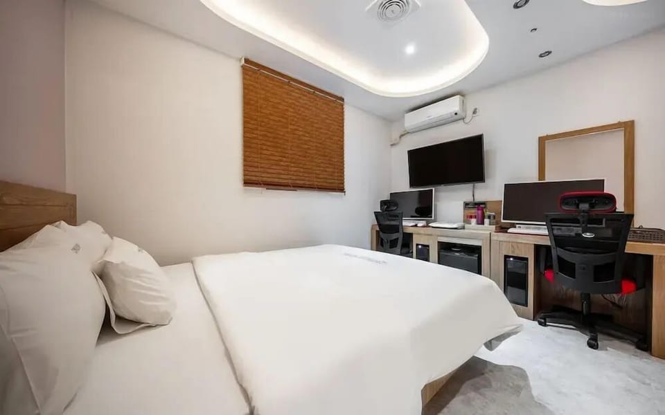 Deluxe Double Room | Free WiFi
