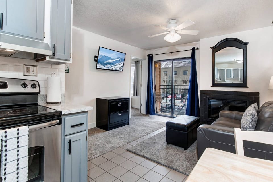 Carriage House 305