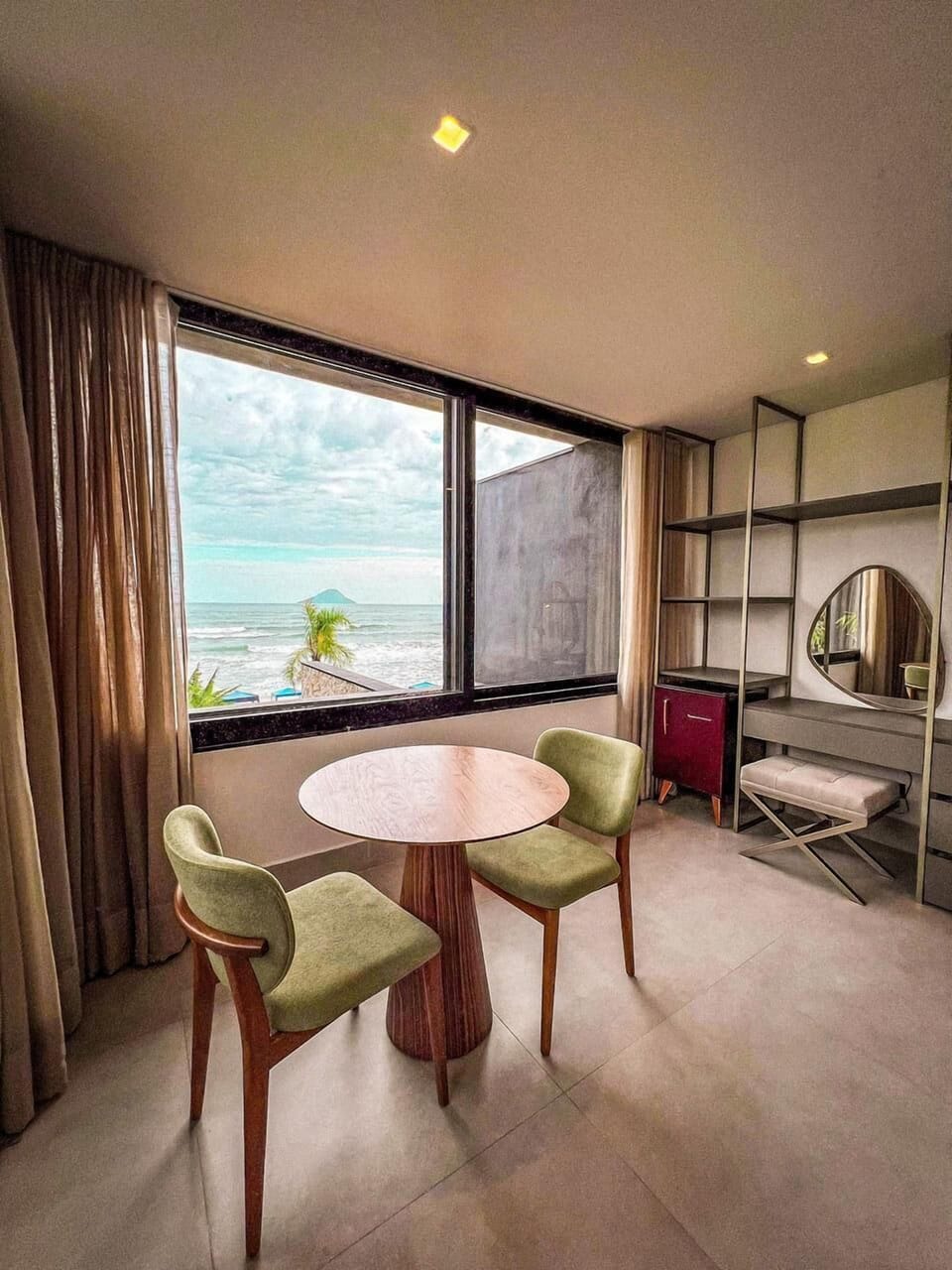 Comfort House, Beach View | In-room dining
