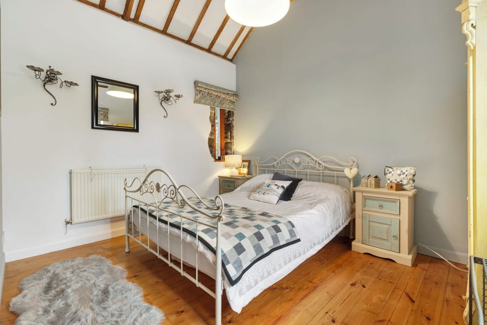 Rural Views, Rustic Charm