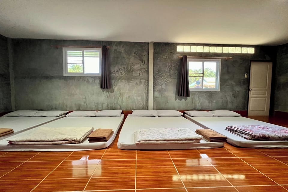 Family Room | Free WiFi, bed sheets