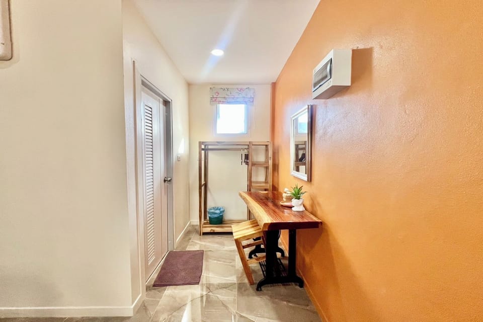 Standard Twin Room | Desk, free WiFi, bed sheets
