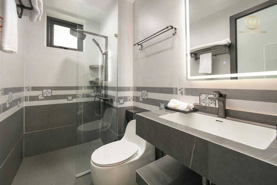 Shower, hair dryer, slippers, bidet