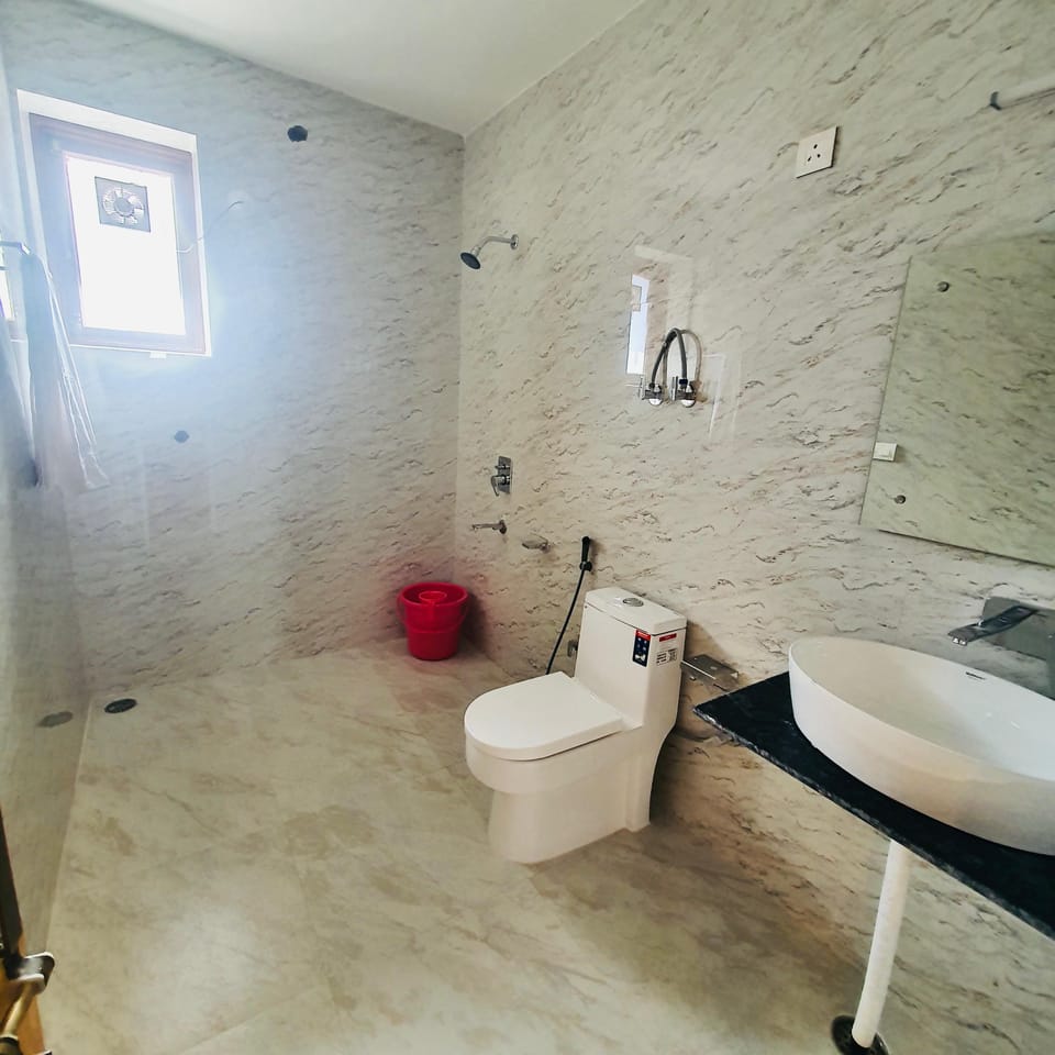 Luxury Double Room, Balcony | Free WiFi