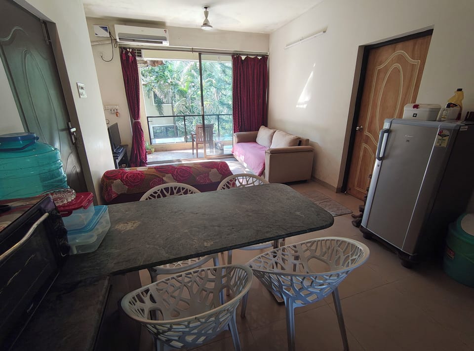 Comfort Apartment, Pool View | Living area